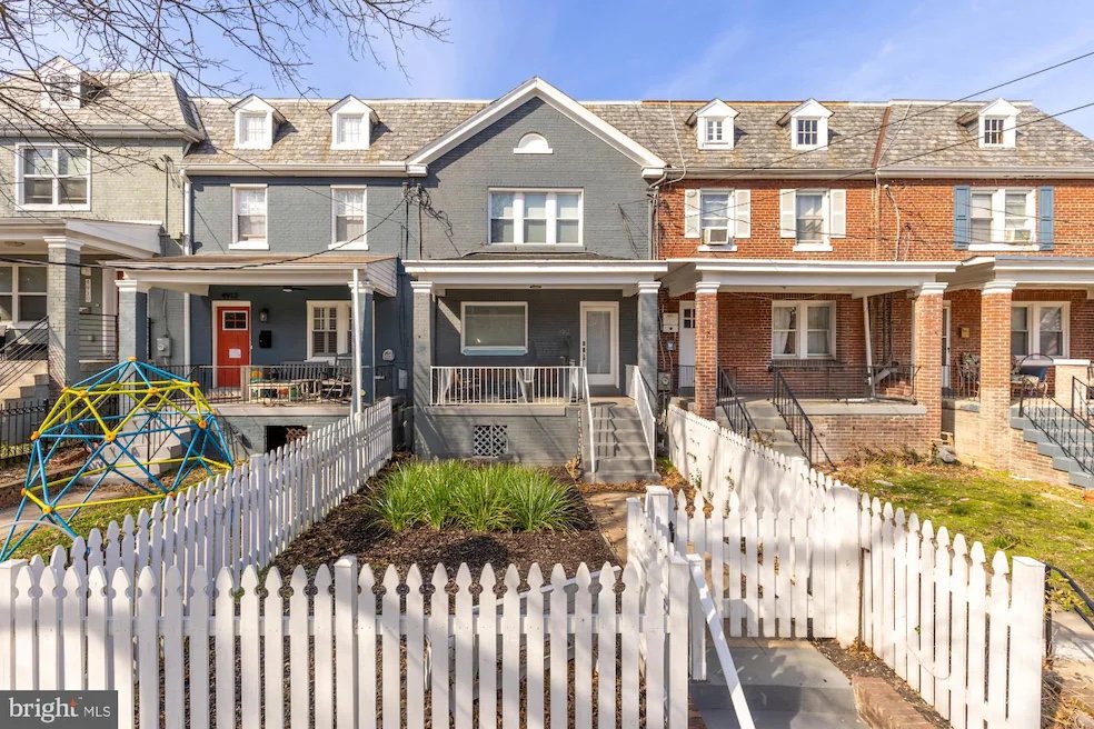 4914 3rd St NW, photo 1 of 1