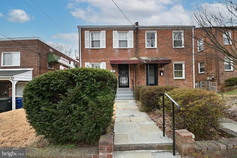 54 Underwood Place NW, photo 1 of 1